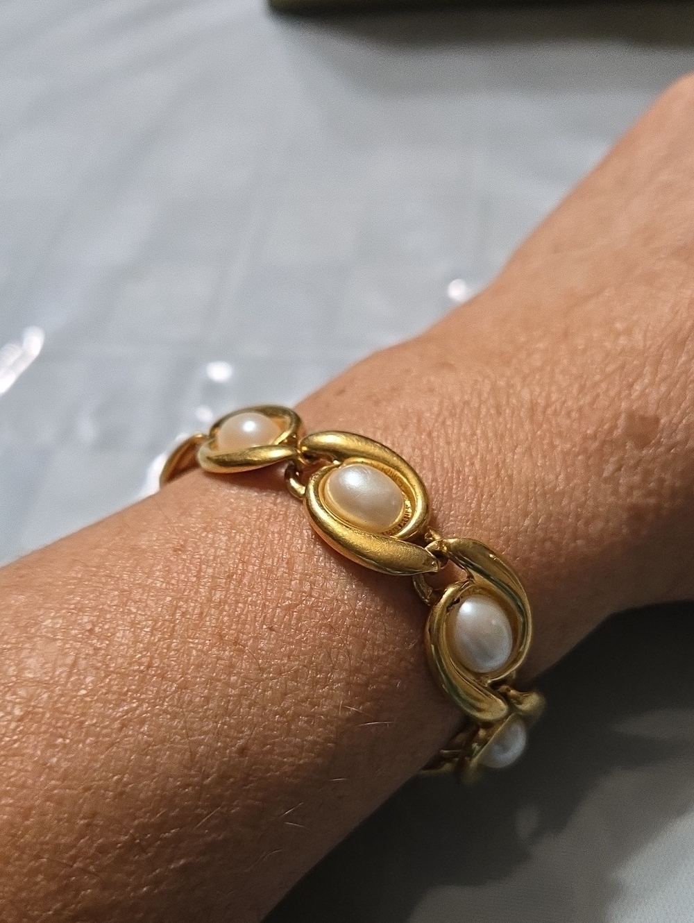 Vintage Signed Napier Gold Link Bracelet with Cream Pearl Accents